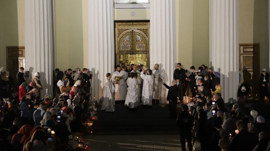 Urmărește LIVE slujba din Noaptea Învierii la Realitatea TV și Rlive.md